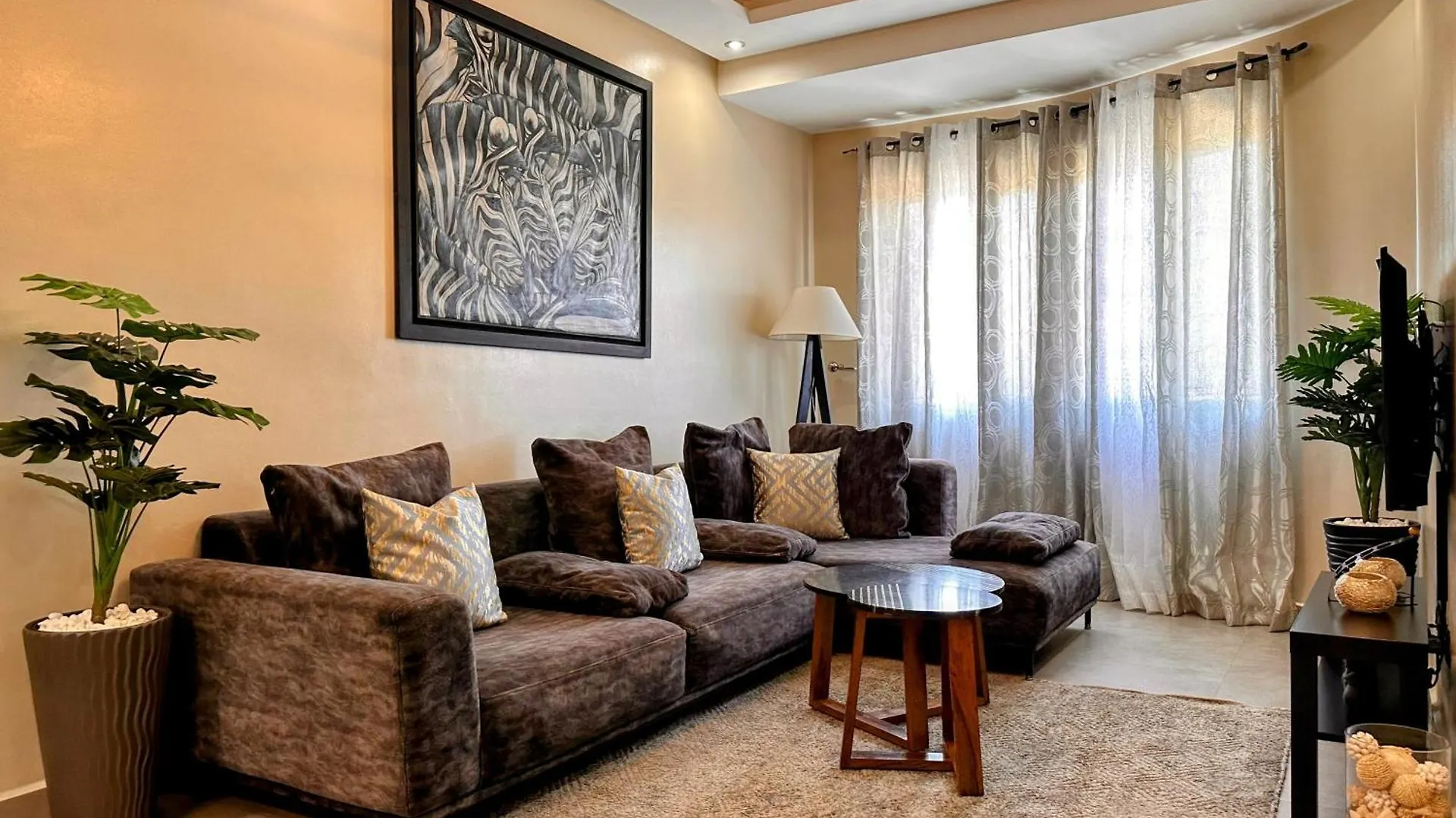 Apartamento Moderne, Lumineux & Spacieux Avec Balcon -Central -Wifi-Smart Tv-Clim Marrakesh